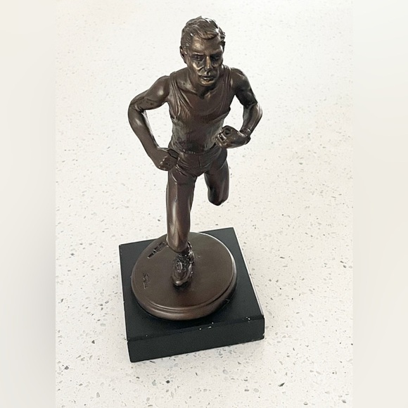 Austin Sculpture 1994 Morning Jog Bronze Paint Statue Man Vintage RARE - Picture 2 of 9